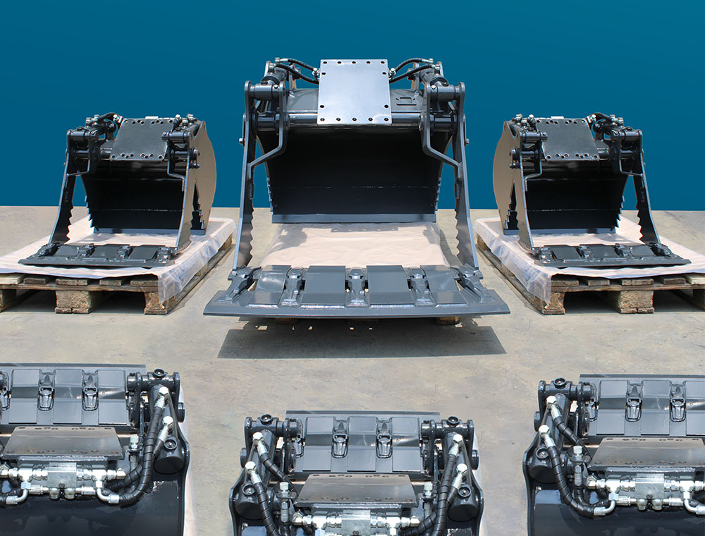 4-in-1 bucket attachments